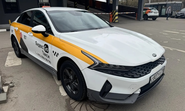 Kia K5 DL3 · Седан
