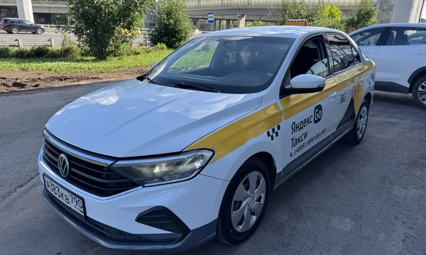 Volkswagen Polo VI · Лифтбек