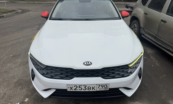 Kia K5 DL3 · Седан