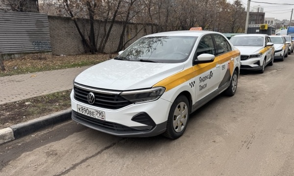 Volkswagen Polo VI · Лифтбек