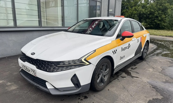 Kia K5 DL3 · Седан