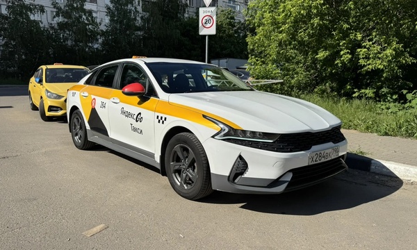 Kia K5 DL3 · Седан