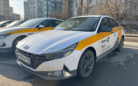 Hyundai Elantra · VII (CN7) · Седан
