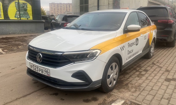 Volkswagen Polo VI · Лифтбек