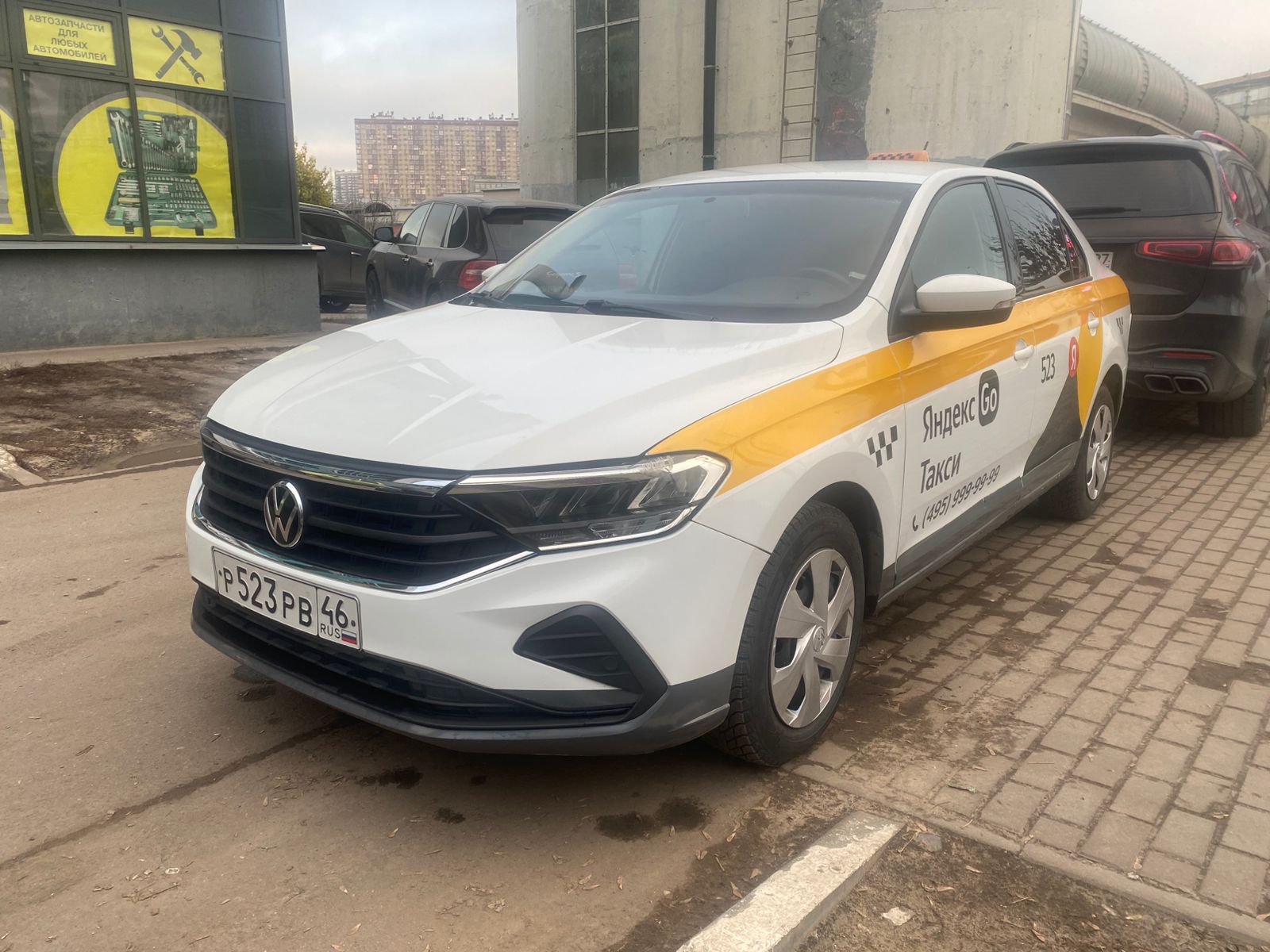 Volkswagen Polo — автомобиль № 523РВ