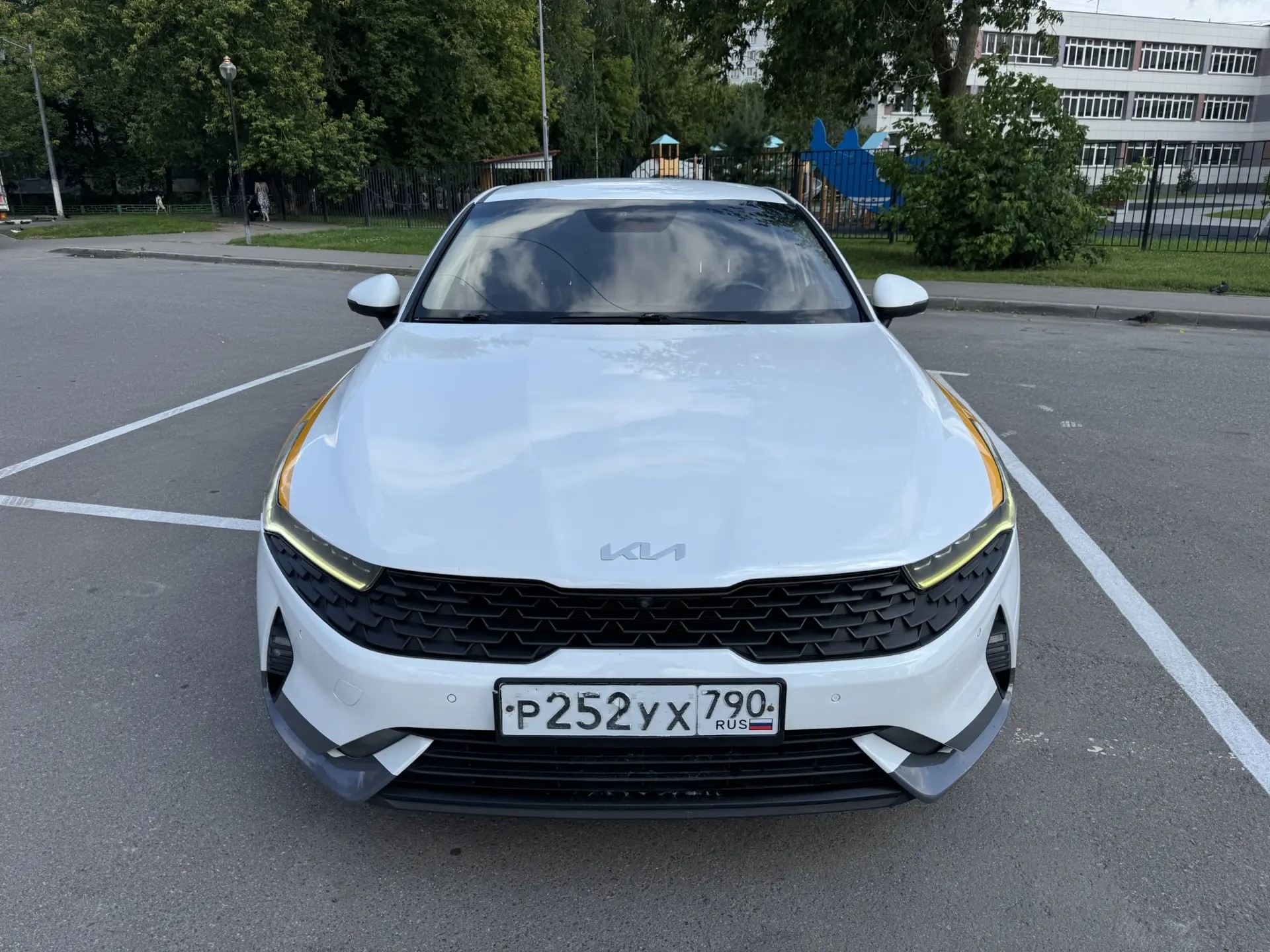 Kia K5 — автомобиль № 252УХ