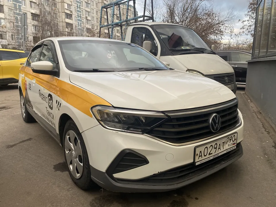 Volkswagen Polo VI · Лифтбек — фото 1